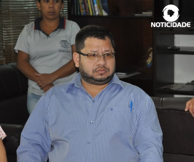 Sem cedência, Clayton Ortega deve deixar Secretaria de Governo de Marcelo