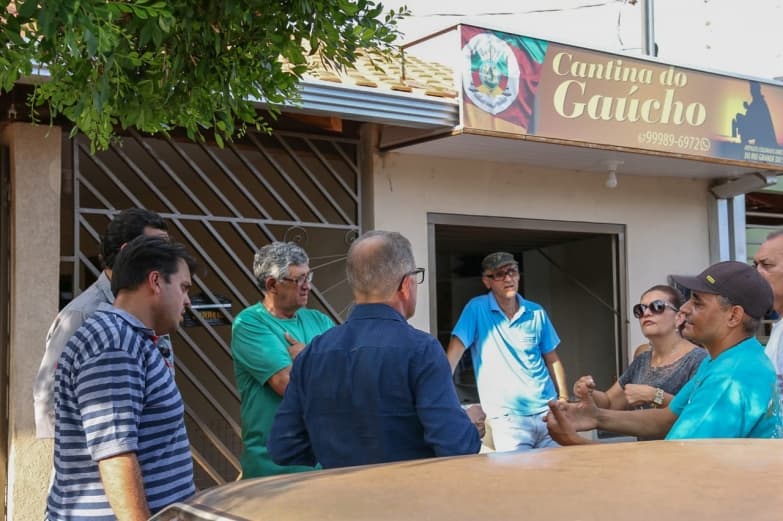 Vereadores visitam bairros e ouvem reivindicações de moradores