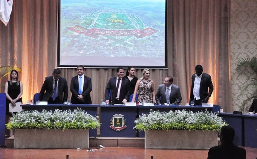 Harmonia e agradecimentos marcam retorno das sessões no Legislativo
