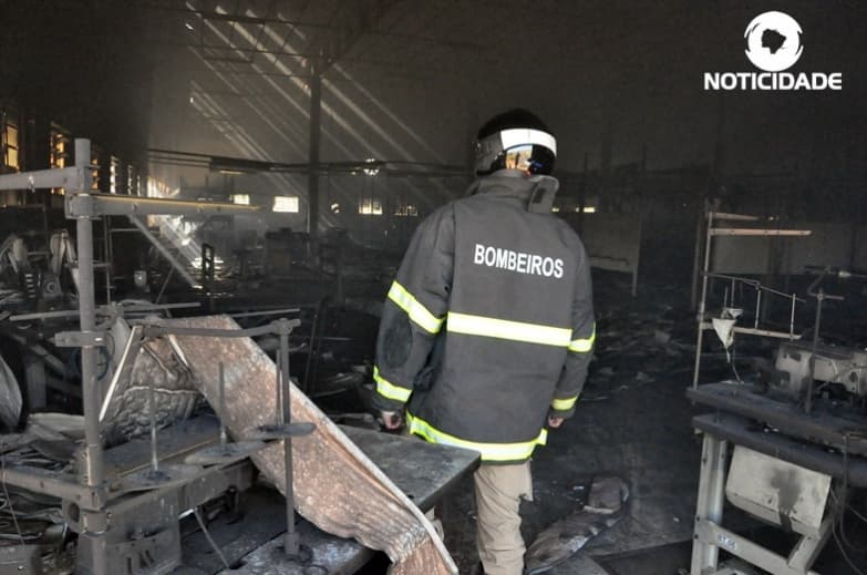 Sargento do Corpo de Bombeiros fala sobre mobilização de 8 horas em incêndio