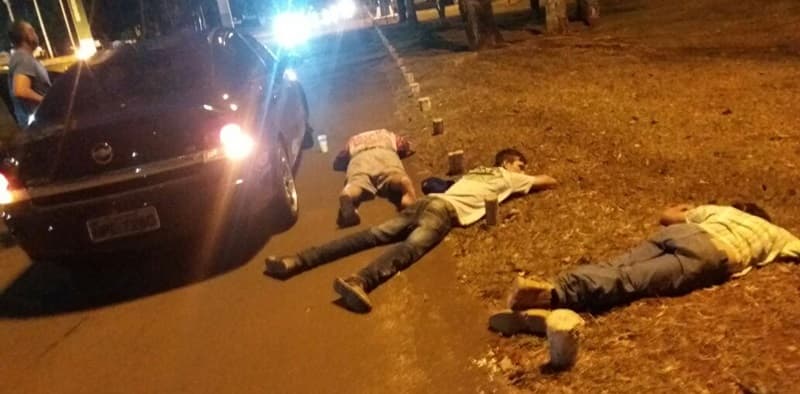 Jovens embriagados são presos na Capital enquanto dirigiam para curtir festa em Sidrolândia