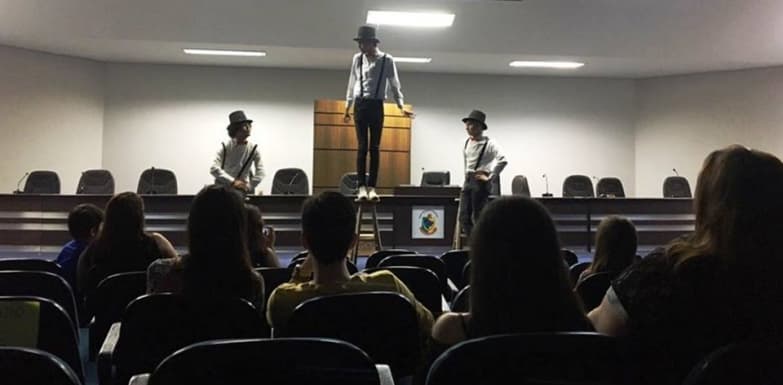 Grupo ‘Tripé’ realizou turnê com apresentação de duas peças em Maracaju