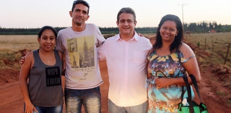 Prefeito ouve reivindicações de moradores e fiscaliza obras em estradas rurais