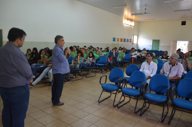 Robert promove mais um projeto oficina acadêmica para alunos do 3º ano
