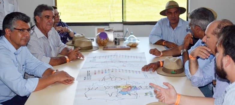 Governador participa de reunião sobre extensão da Ferroeste até Maracaju