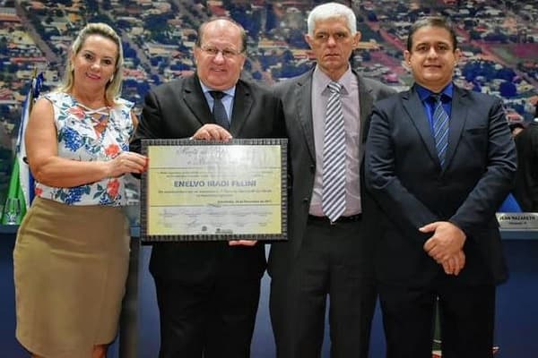 Deputado Enelvo é homenageado na reabertura da Câmara de Sidrolândia