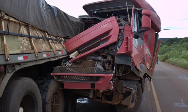 Carretas colidem na rodovia MS-162 entre Maracaju e Sidrolândia