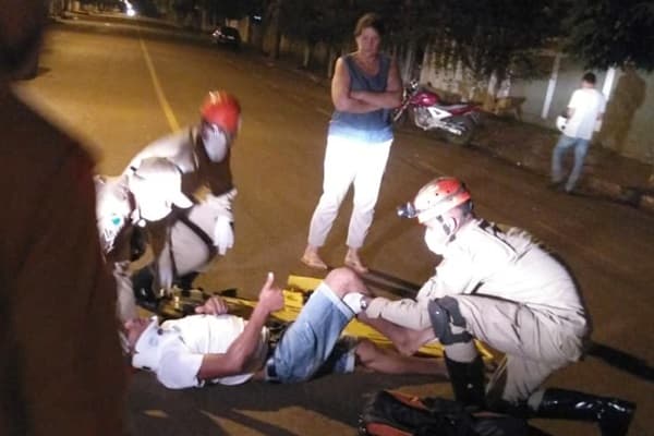 Condutor invade preferencial e colide em motocicleta no Centro da cidade