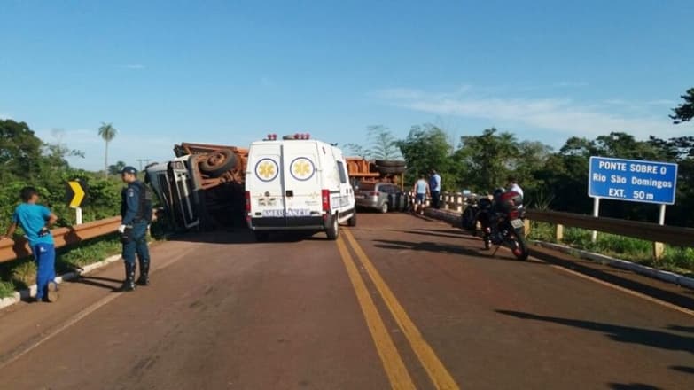 Motorista morto em acidente perdeu o controle após pneu estourar em buraco