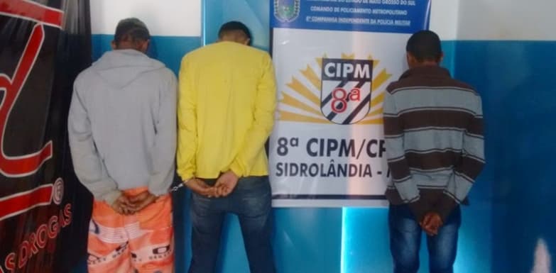Jovens são presos pela Polícia Militar por suspeita de tráfico no Bairro São Bento
