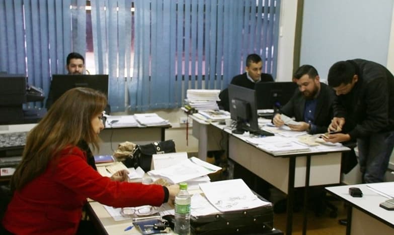 Prefeitura programa repasse de cheques aos beneficiários do transporte universitário