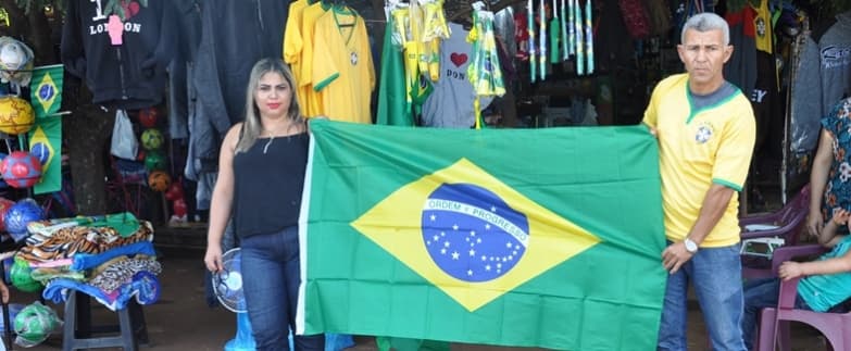 Comerciantes reclamam, mas ainda acreditam no aumento das vendas de produtos da seleção
