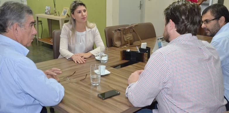Prefeito Maurílio recebe em seu gabinete a 1ª delegada de Maracaju
