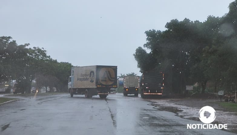 Frente fria trouxe temperatura de 9ºC e muita chuva em pleno mês de Agosto