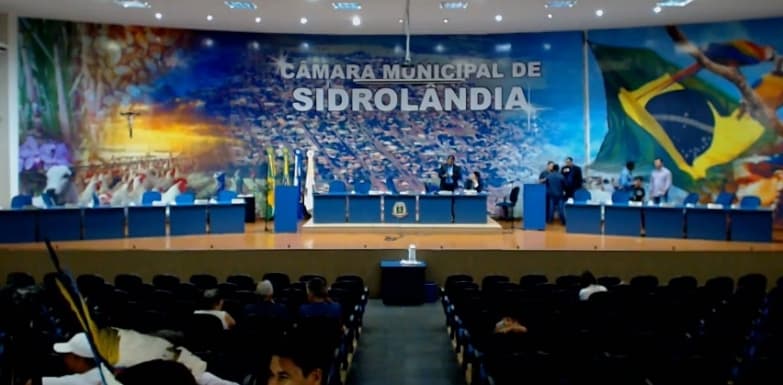 Vereadores esvaziam sessão em protesto contra manobra de Jean Nazareth