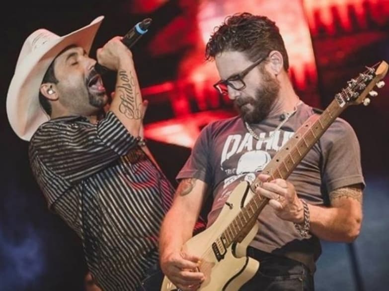 Expo Sidrolândia tem hoje abertura do Rodeio e show com Edson & Hudson
