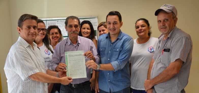 Prefeitura passa escritura de área para Associação Bete-Seã destinada ao cuidado de idosos