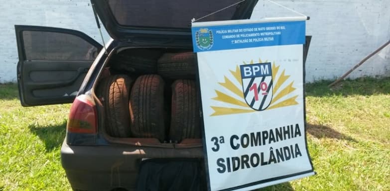 Polícia Militar apreende veículo carregado com 80 Pneus contrabandeados