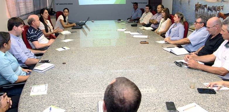 Influenza Aviária: em prol da prevenção, Famasul se reúne com representantes do setor
