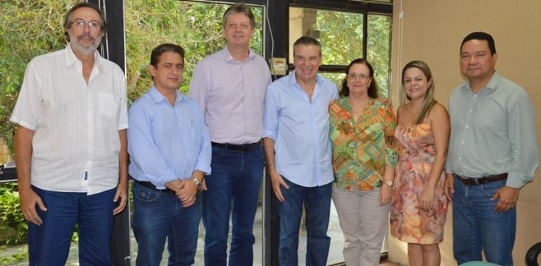 Prefeito pede ajuda do Governo Estadual para regularizar situação do cascalho