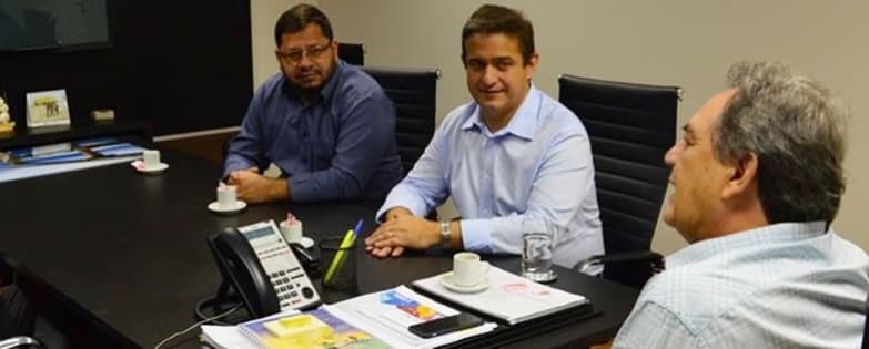 Prefeito Marcelo Ascoli vai a Capital e se reúne com Moka, Puccinelli e lideranças do PMDB
