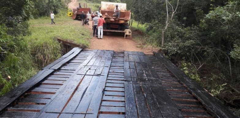 Prefeitura conclui reforma da Ponte sobre o Córrego das Araras