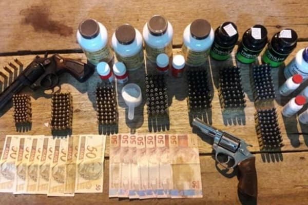 DOF prende estudante de medicina com armas, maconha e anabolizantes