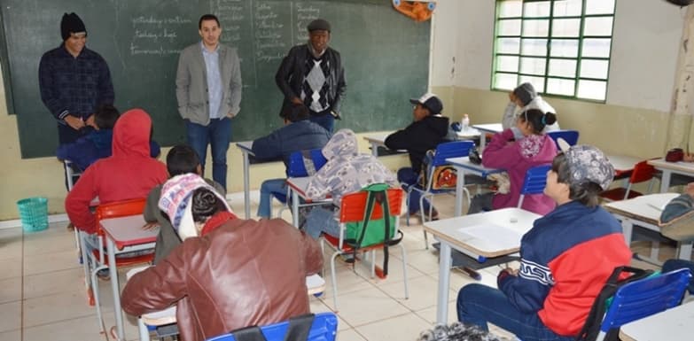Vice-prefeito Wellison Muchiutti e vereador Prof° Tadeu visitam escola João Batista