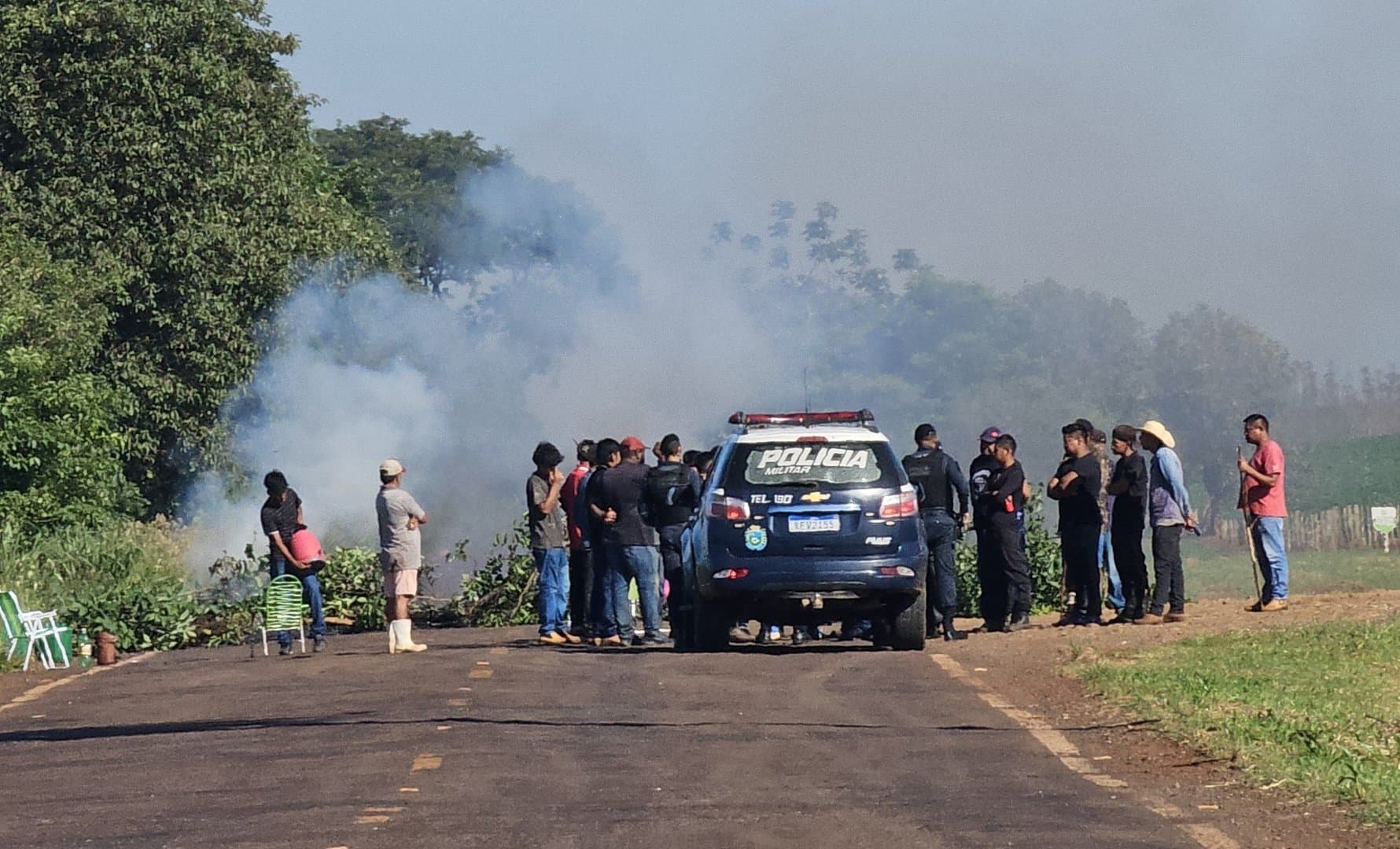 Bloqueio de indígenas surte efeito e governador garante que recapeamento vai começar 