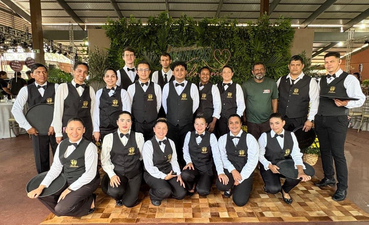 Equipe de Garçons Shalom se destaca com atendimento profissional para eventos em Sidrolândia, Campo Grande e Maracaju