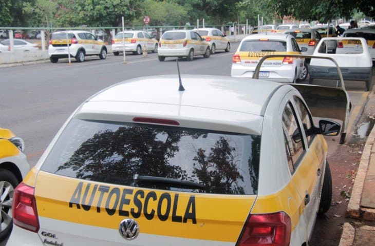 Baliza deixa de ser obrigatória e limite de pontos sobe para 10; veja as novas regras do exame prático do Detran-MS