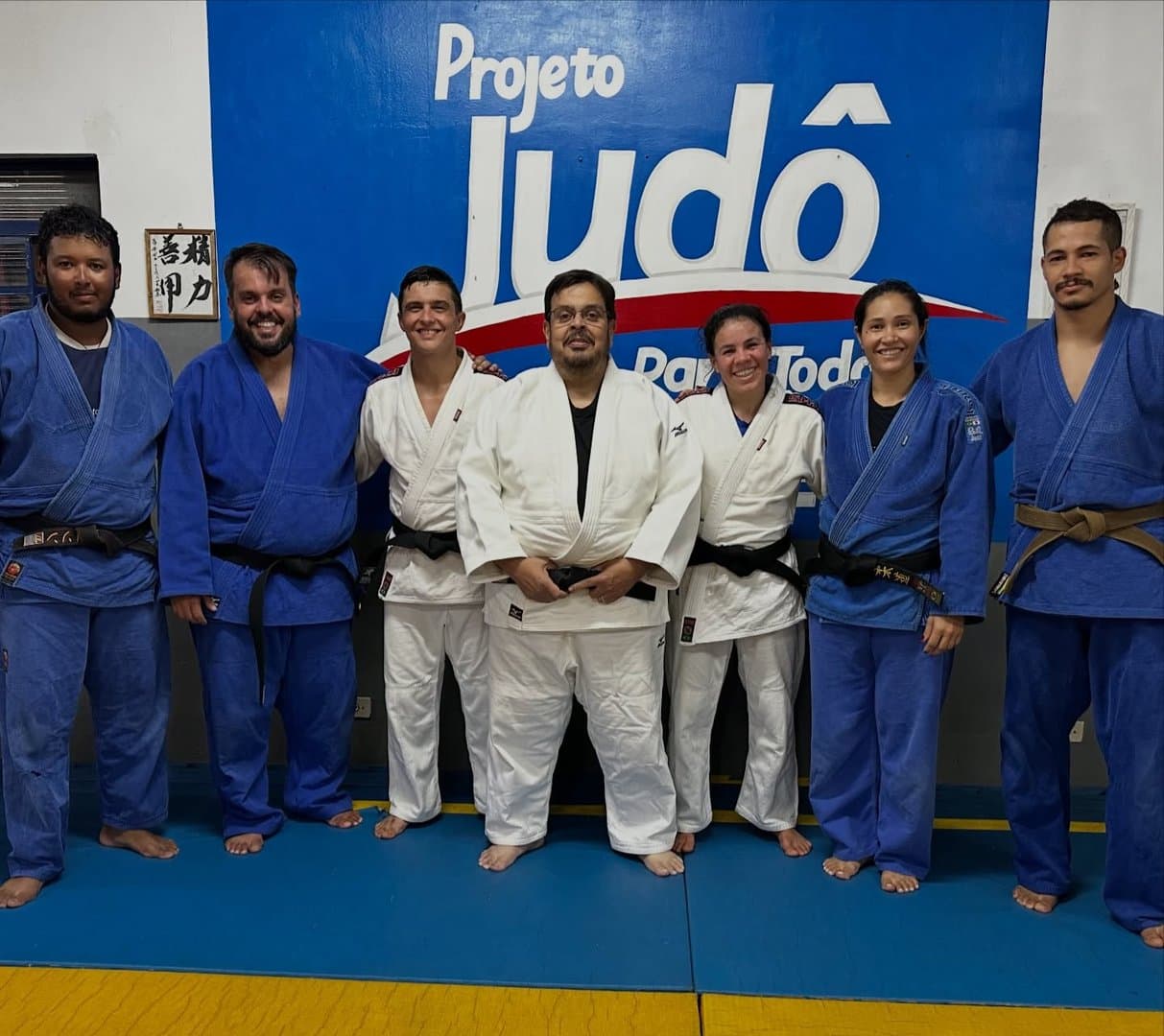 Robert Ziemann destaca importância do esporte durante treino de judô com campeã mundial