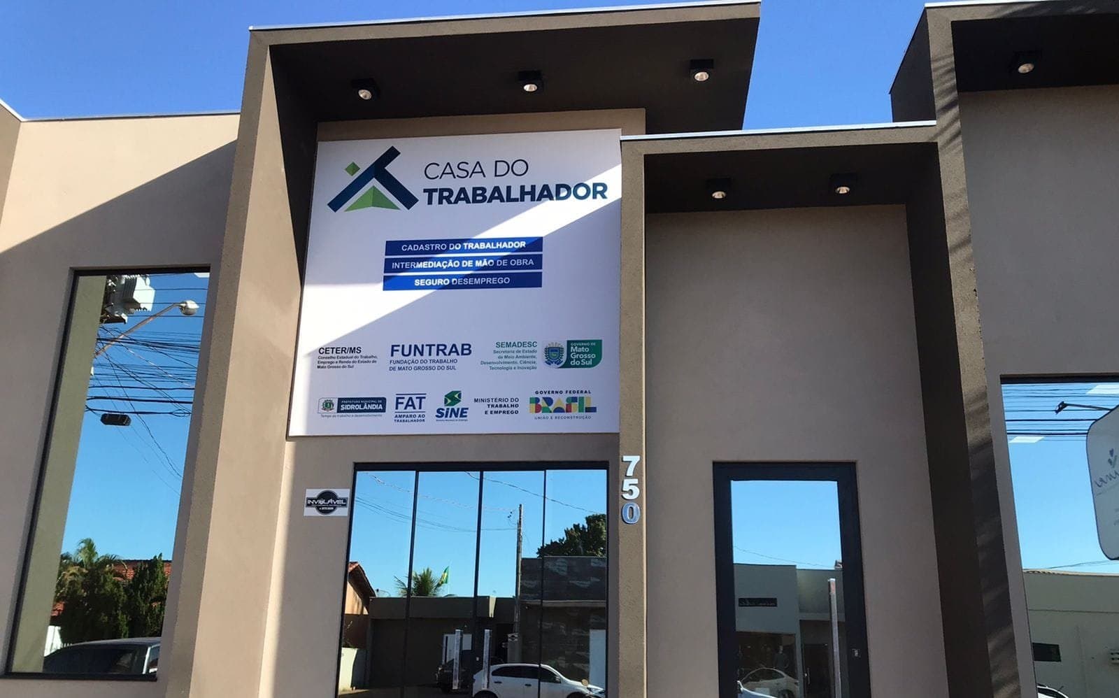 Casa do Trabalhador divulga dezenas de vagas de emprego em Sidrolândia