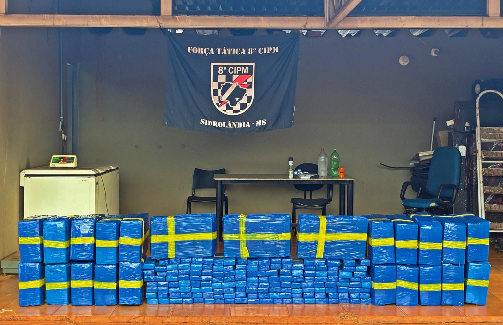 Força Tática apreende mais de 750 kg de maconha em veículo abandonado na MS-162