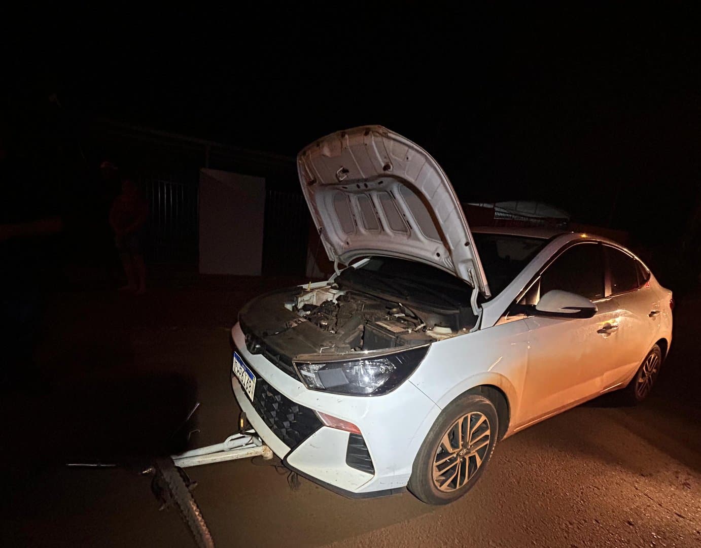 Crianças são socorridas após colisão entre bicicleta e carro em Maracaju