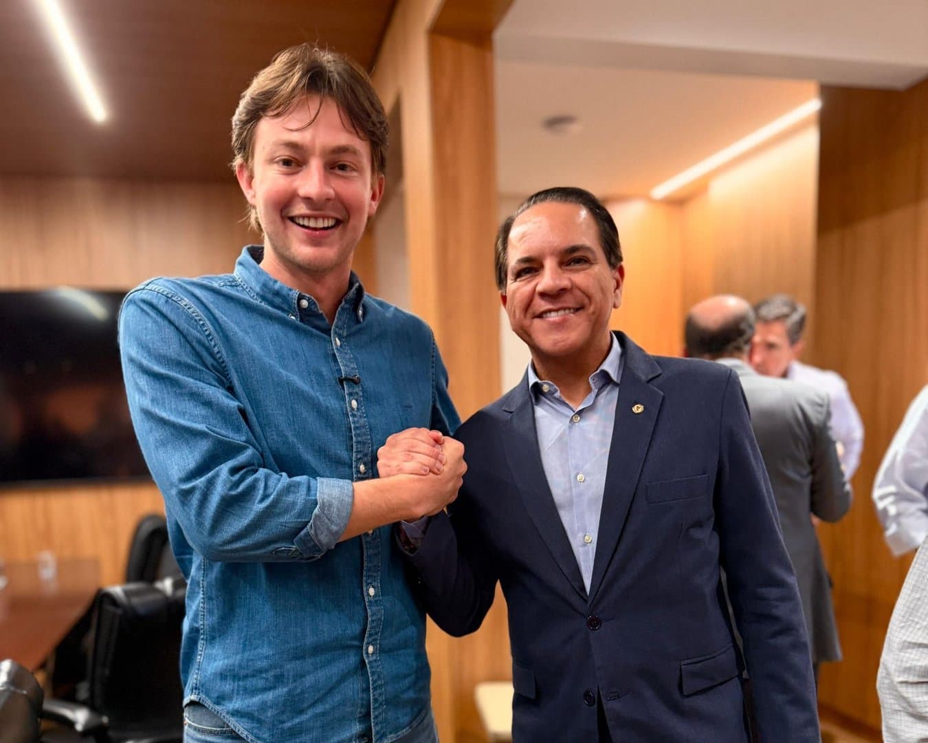 Ao lado de Riedel e Foroni, Coronel David reforça apoio a investimentos que aceleram a universalização do asfalto e saneamento em Rio Brilhante