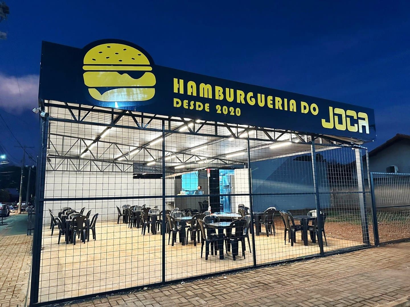 Em Sidrolândia, Hamburgueria do Joca oferece ambiente acolhedor, hambúrgueres artesanais e combos especiais
