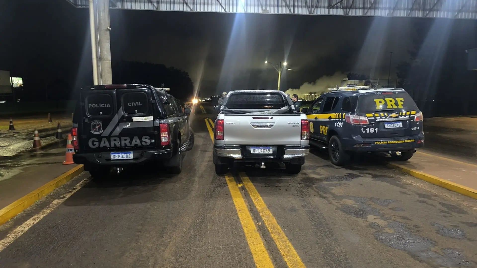 Jovem de 19 anos é preso com caminhonete roubada durante operação na BR-060, em Sidrolândia
