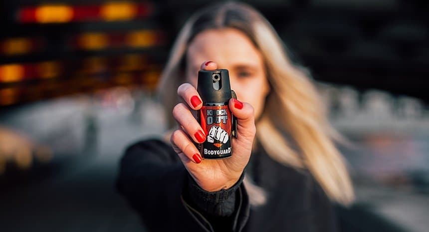 Senado aprova projeto de lei que libera spray de pimenta para defesa pessoal de mulheres