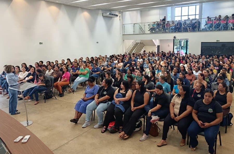 Assistentes da rede municipal participam de capacitação sobre alimentação infantil e primeiros socorros