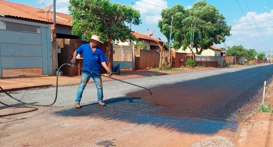 Em Sidrolândia, ruas Humberto Campos, Evaristo R. Ferreira e Leôncio de Souza Brito recebem pavimentação