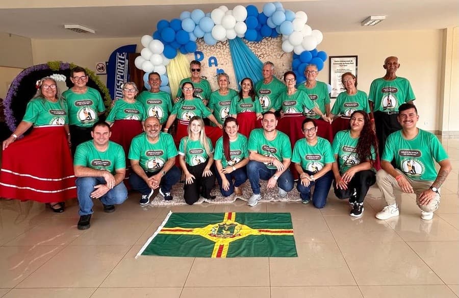 Grupo de dança de salão 60+ de Sidrolândia participou de evento na fronteira