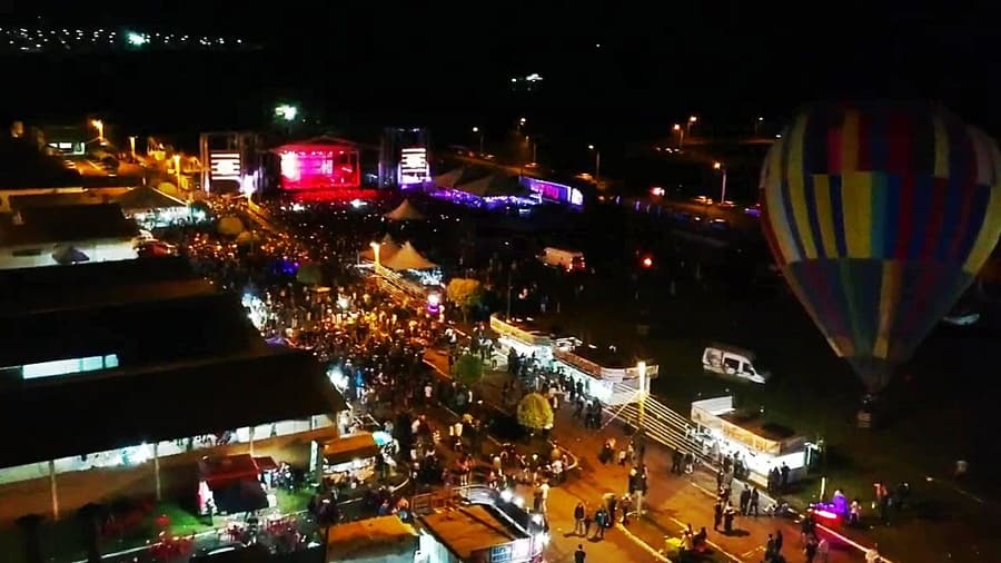 Show de Maiara e Maraisa reúne multidão para celebrar aniversário de Sidrolândia