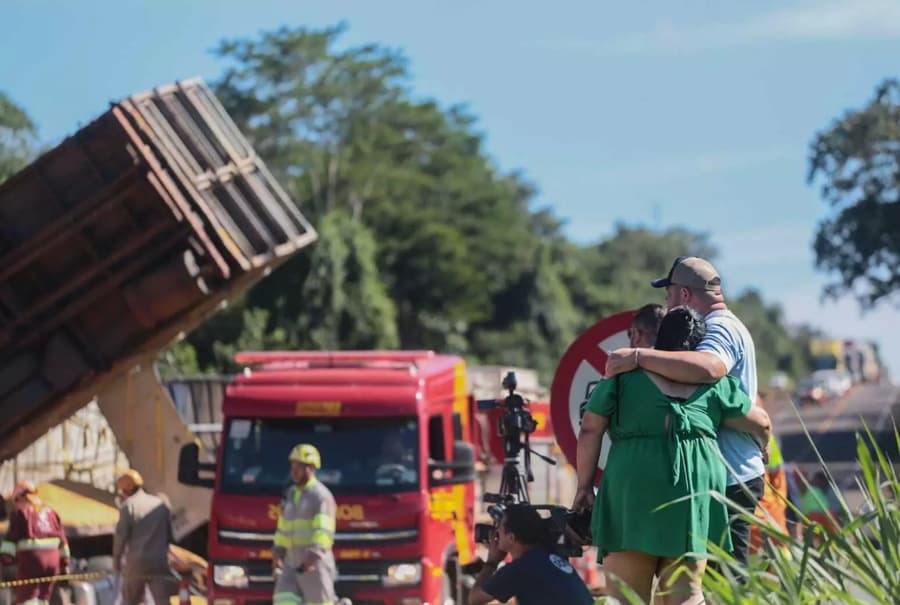 Familiares de Sidrolândia lamentam morte de casal na BR-163; grupo estava a caminho da praia