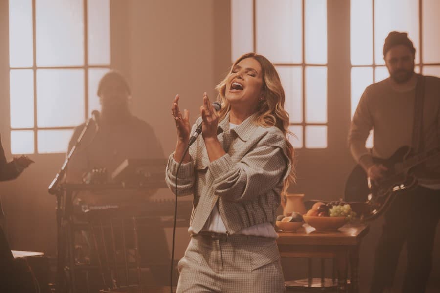 Show da cantora gospel Aline Barros é confirmado na ExpoMara em comemoração aos 100 anos da cidade
