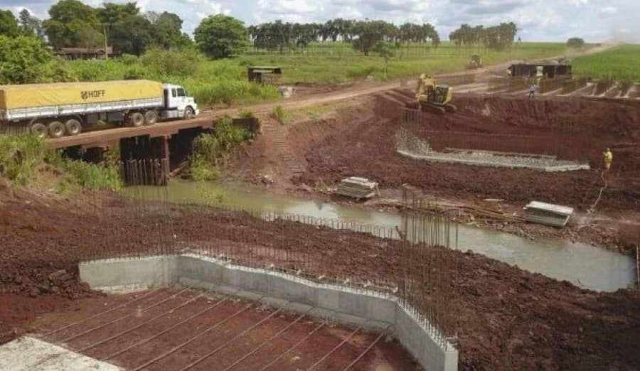 Produtores rurais comemoram obras em estrada rural na região de Maracaju