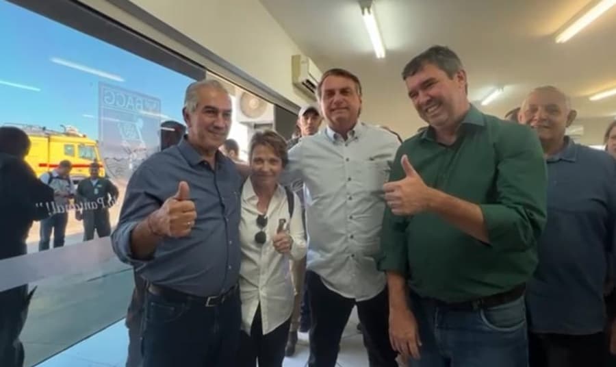 Ao lado de Reinaldo, Presidente abraça Riedel e deixa claro apoio ao tucano em MS