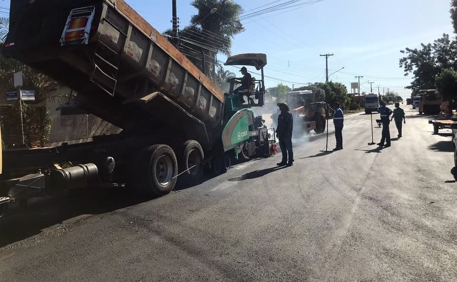 Recapeamento avança na Rua Mato Grosso e também será feito na Ponta Porã