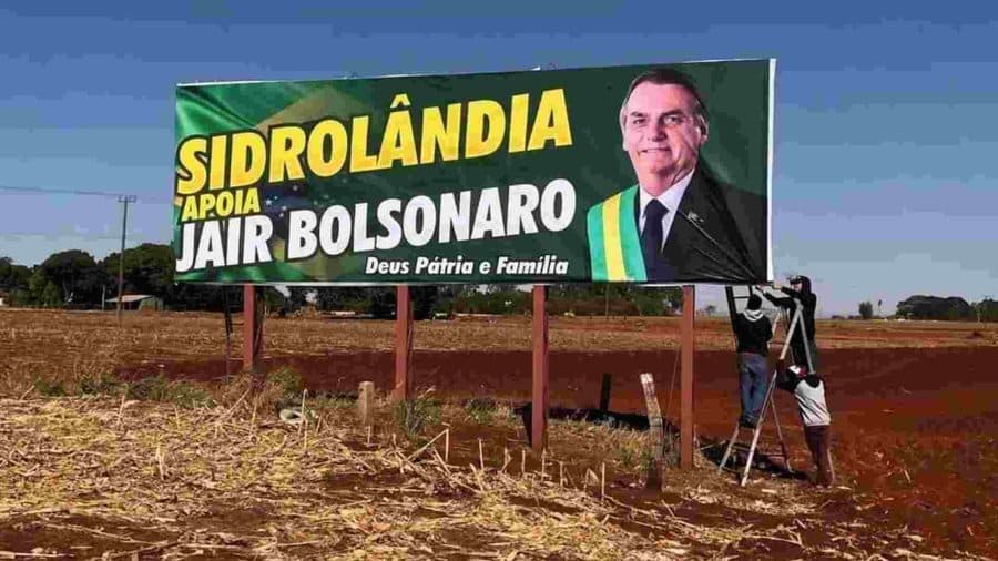 Justiça determina remoção de outdoor pró-Bolsonaro pago por produtor rural em Sidrolândia