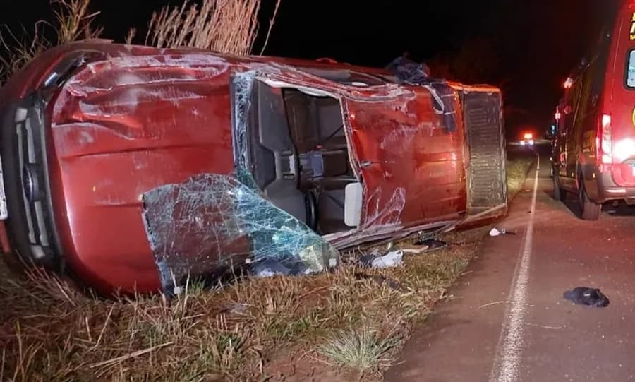Morador de Sidrolândia perde controle de veículo e capota na MS-040